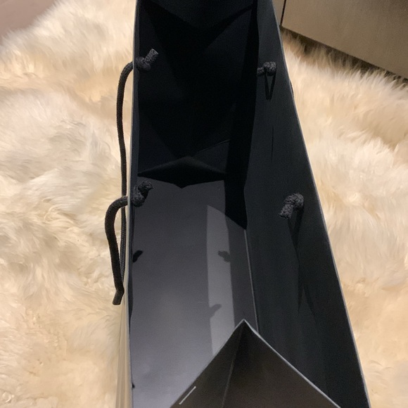 Gucci paper shopping bag Authentic - Picture 6 of 8